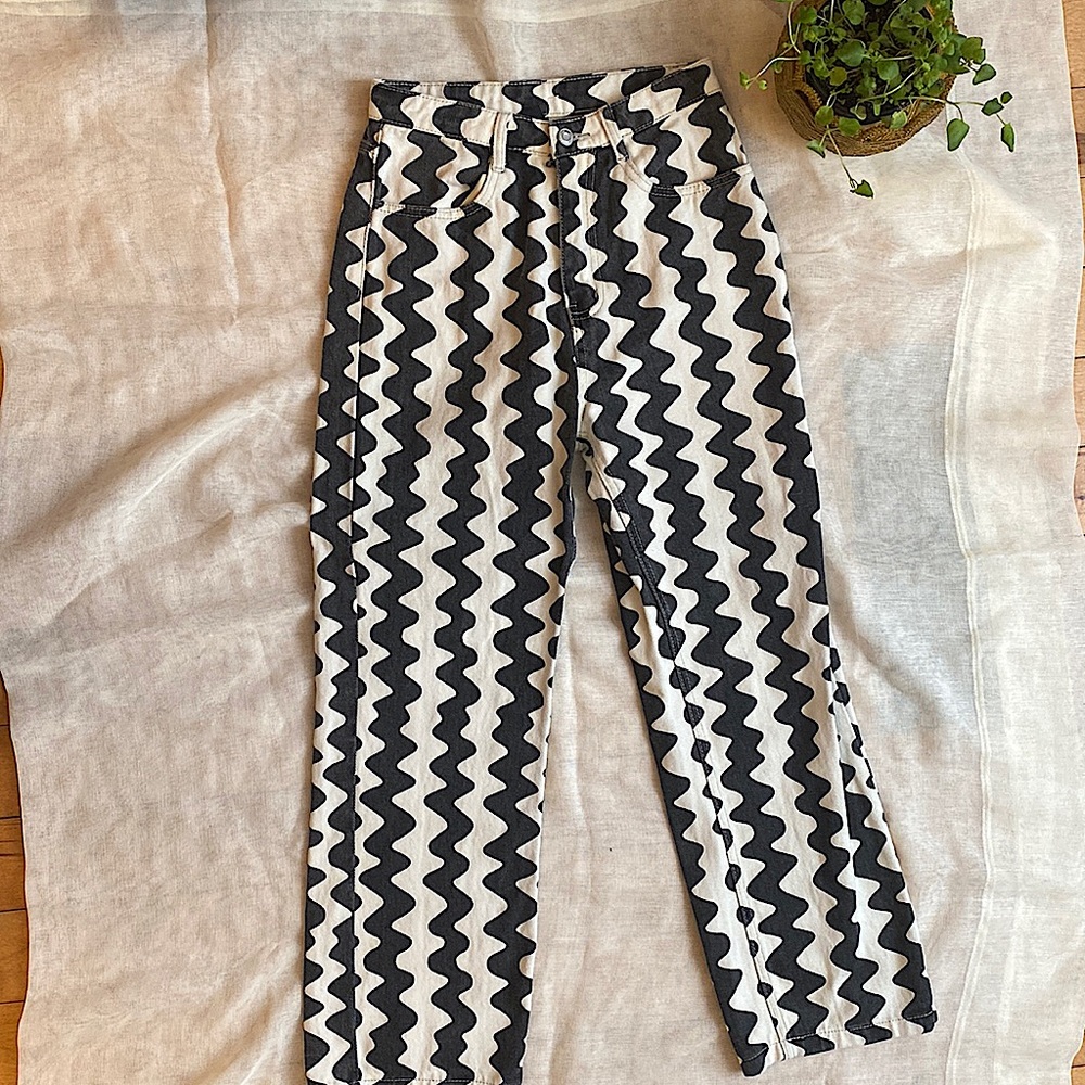🌺Cider Swizzle Patterned High Rise Black & White About Me Jeans🌺